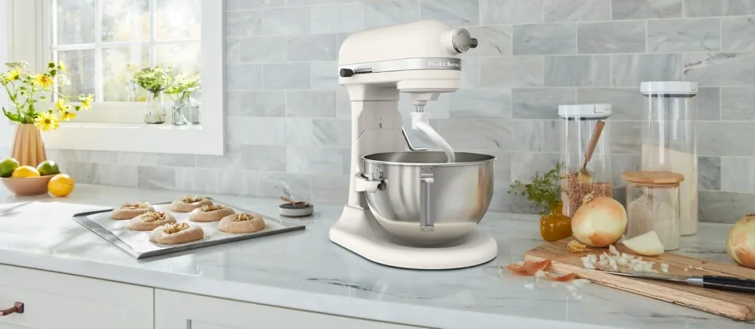 KitchenAid Professional Series 5.5-Quart Bowl-Lift Stand Mixer (KSM55SXXX) view 4